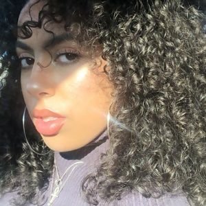 Meet your Posher, Kalia